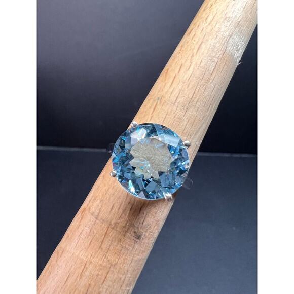 Vintage blue topaz solitaire sterling silver ring size 7 - Picture 10 of 16